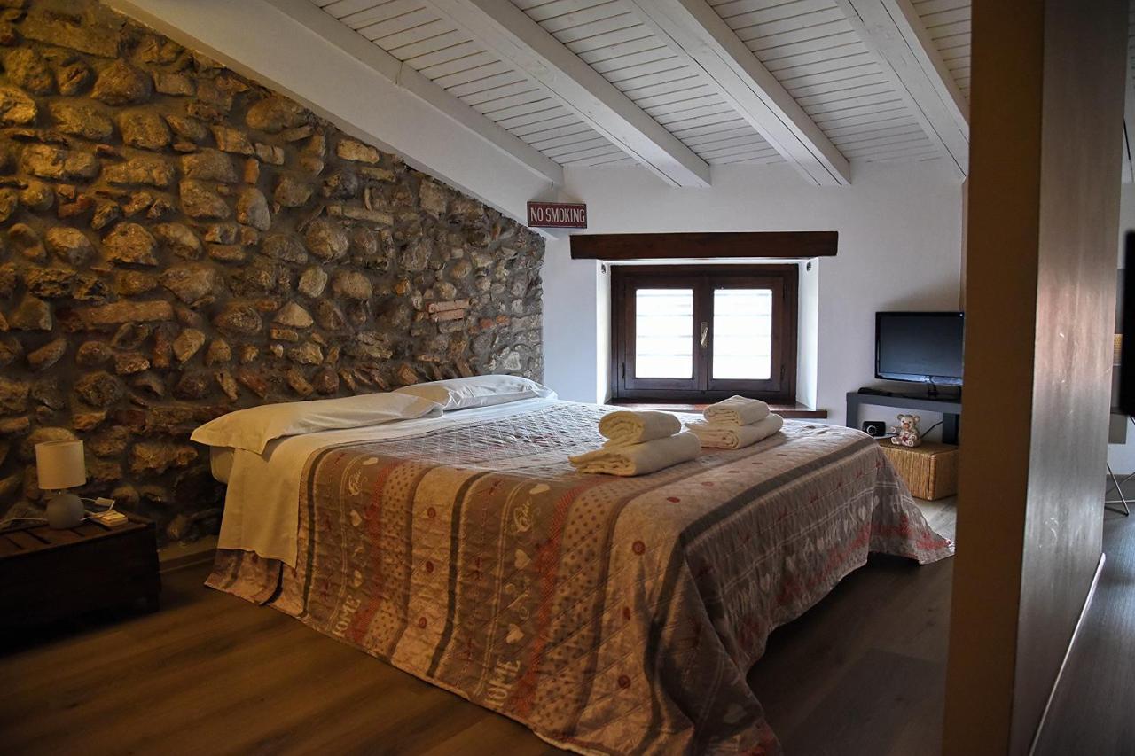 Prigioni House Bed and Breakfast Peschiera del Garda Exteriör bild