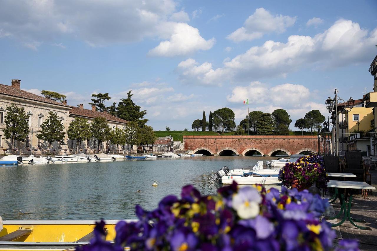 Prigioni House Bed and Breakfast Peschiera del Garda Exteriör bild