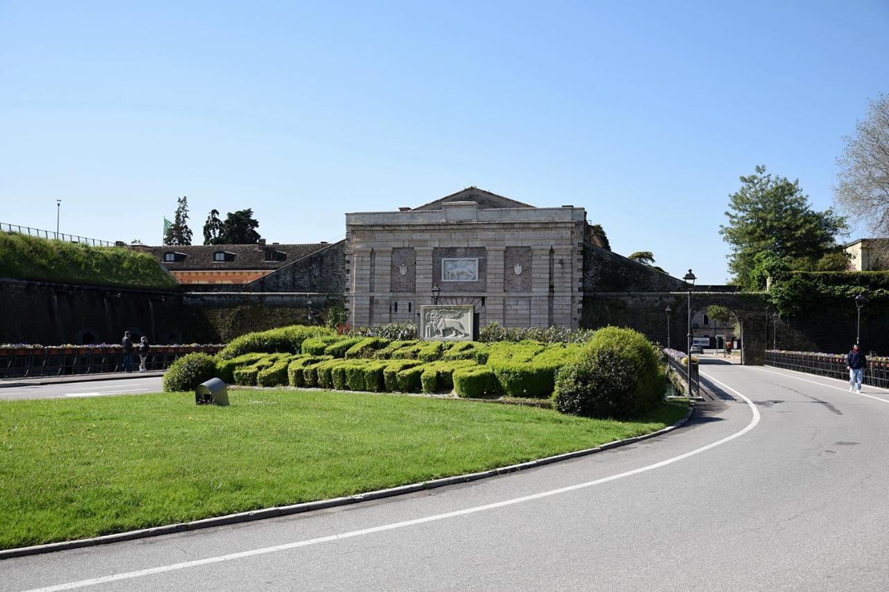 Prigioni House Bed and Breakfast Peschiera del Garda Exteriör bild