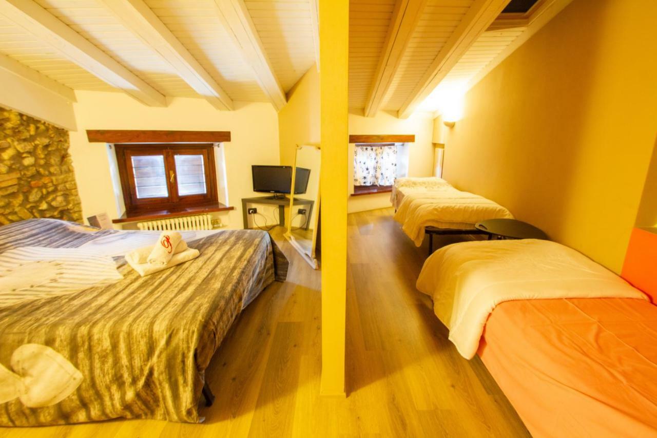 Prigioni House Bed and Breakfast Peschiera del Garda Exteriör bild